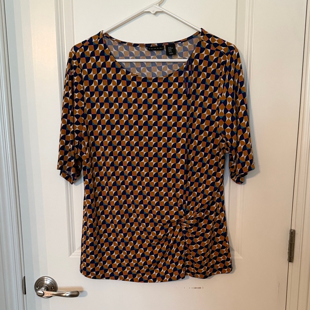 Tahari Navy and Mustard Geometric Short Sleeve Tee